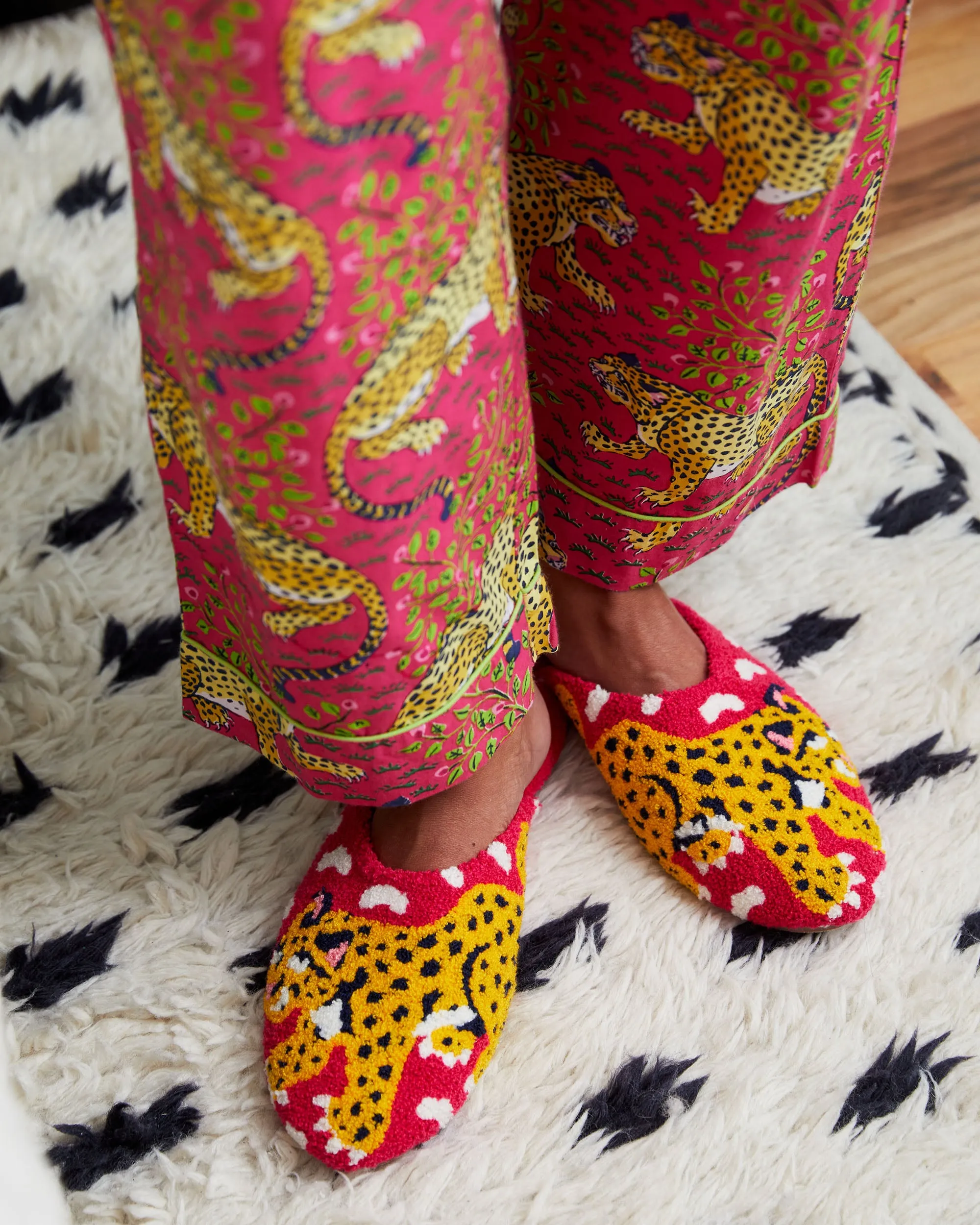 Bagheera - Tufted Slippers - Hot Pink