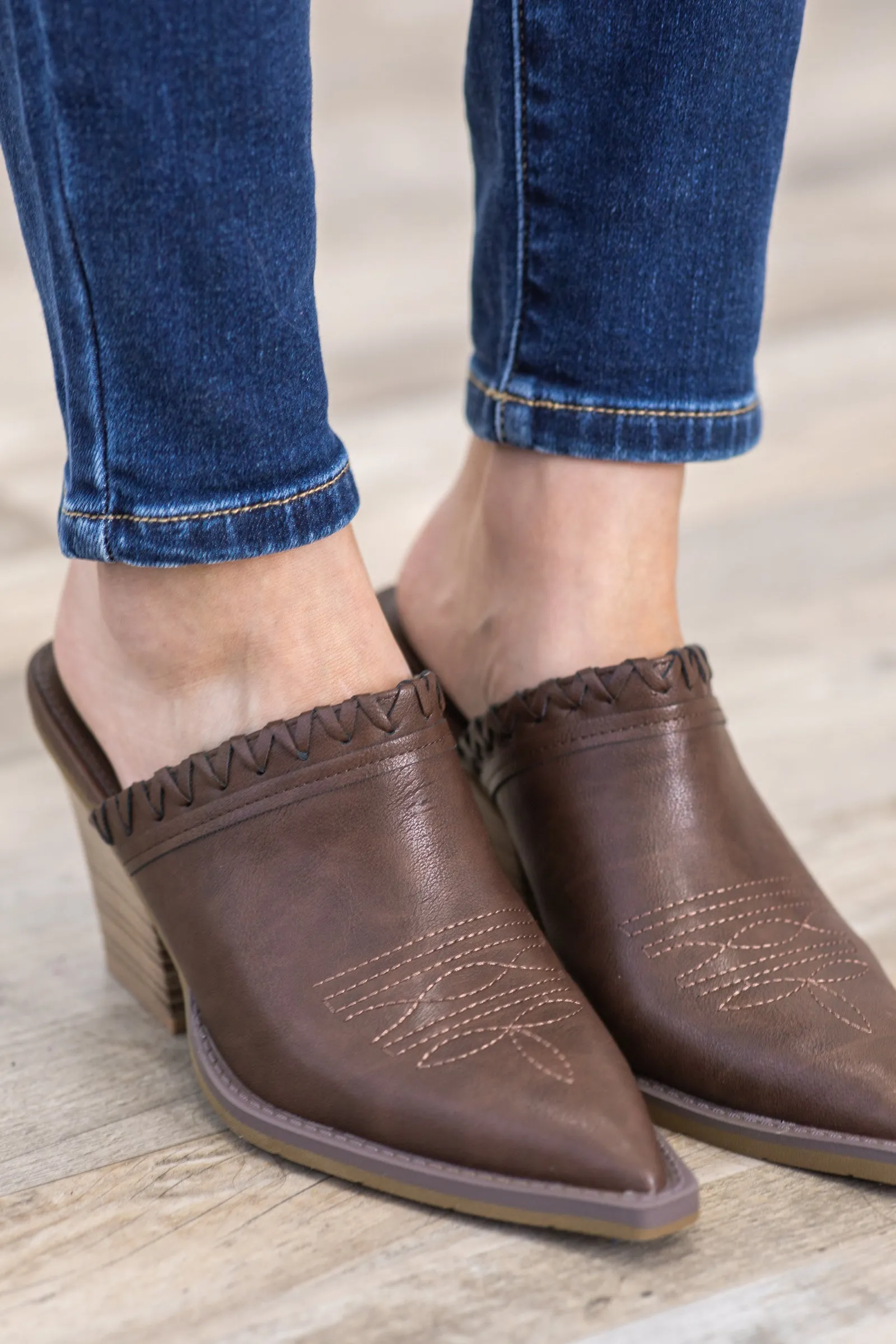 Brown Western Pointed Toe Mule