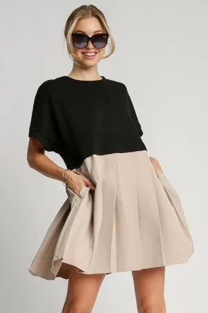 Chic Round Neck Pleated Dress with Side Pockets