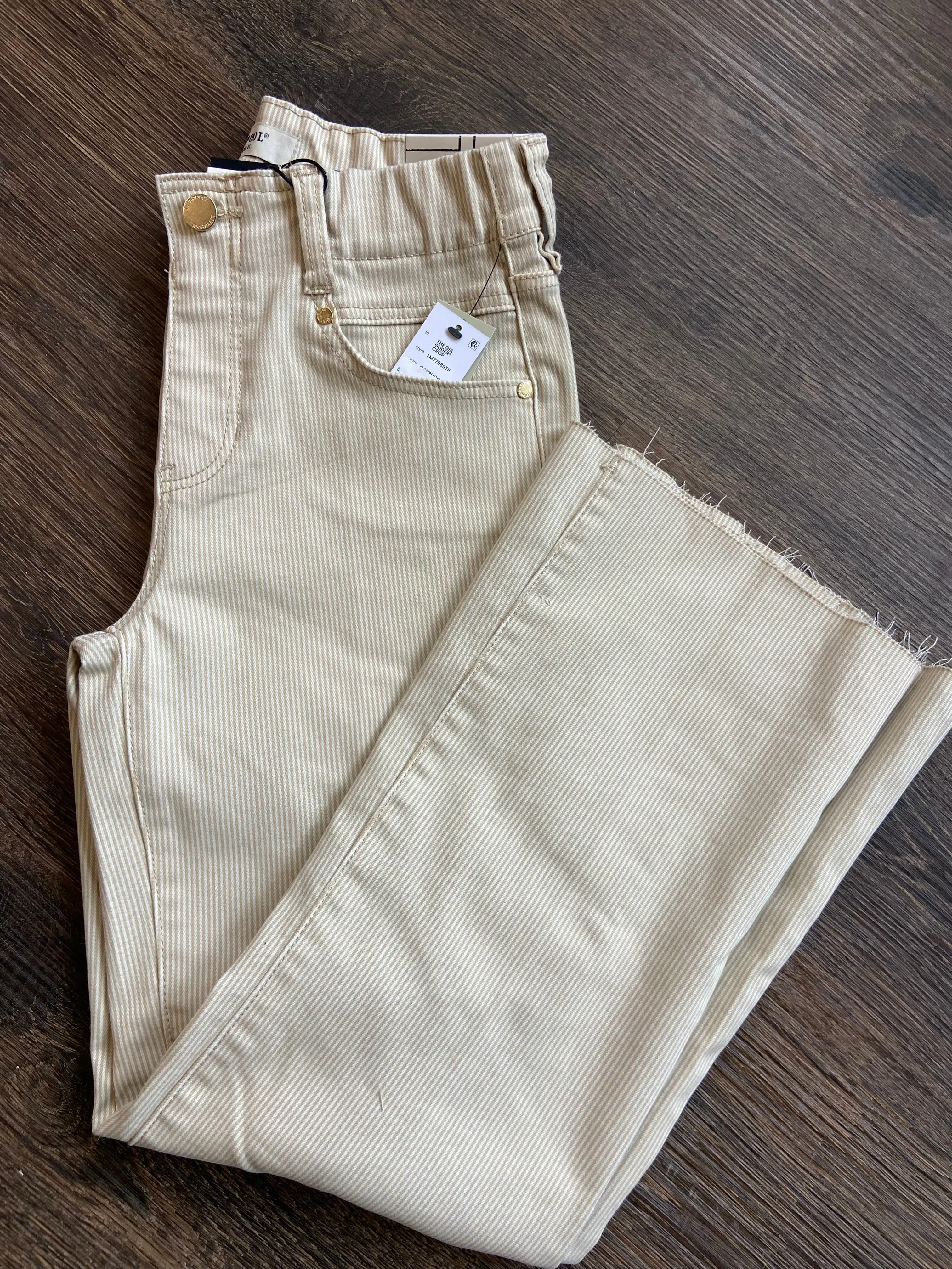 Gia Crop Flare Cappucino Stripe 25.5"