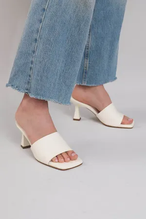 L.A. Heels - White