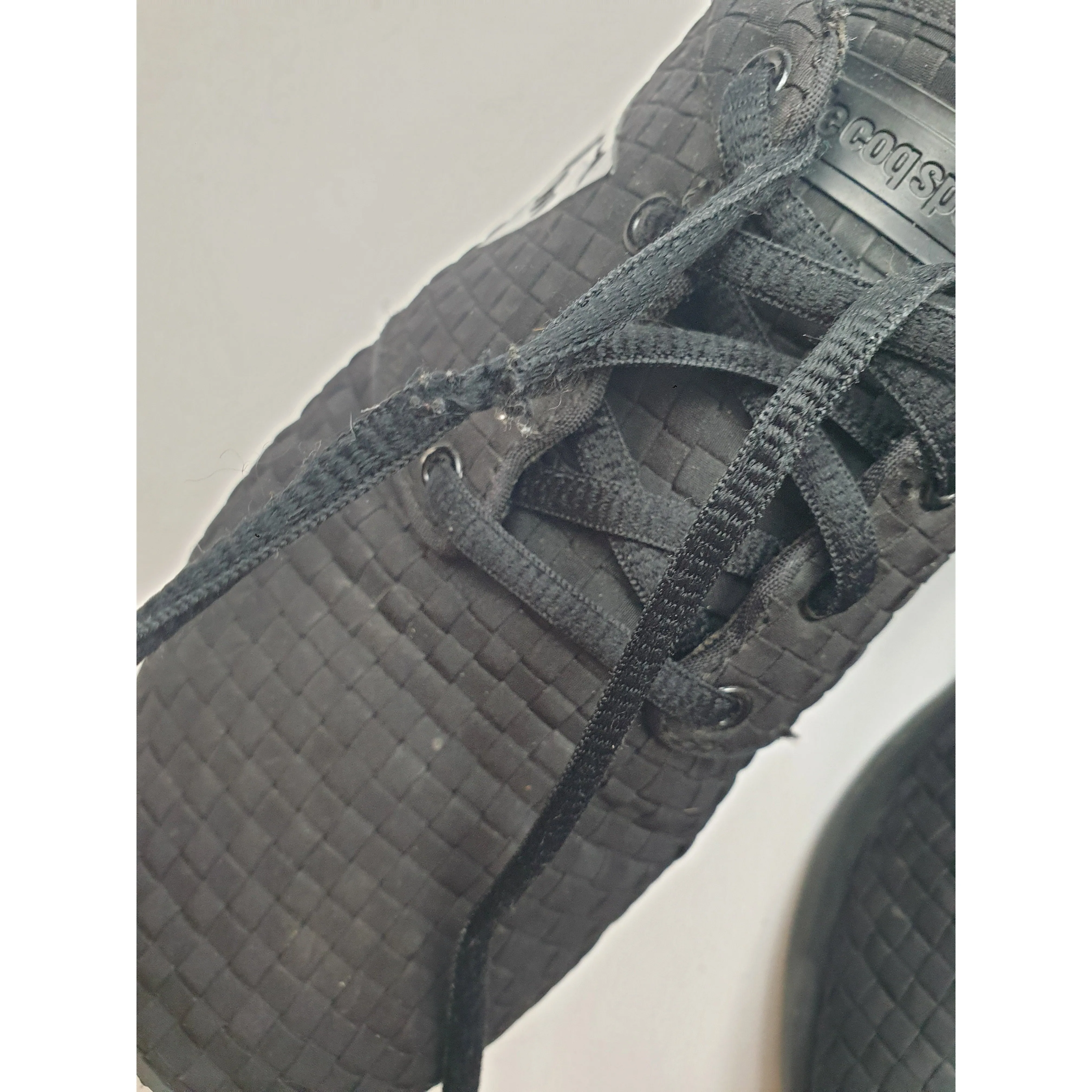 Le Coq Sportif black basket weave style laceup shoes size 6