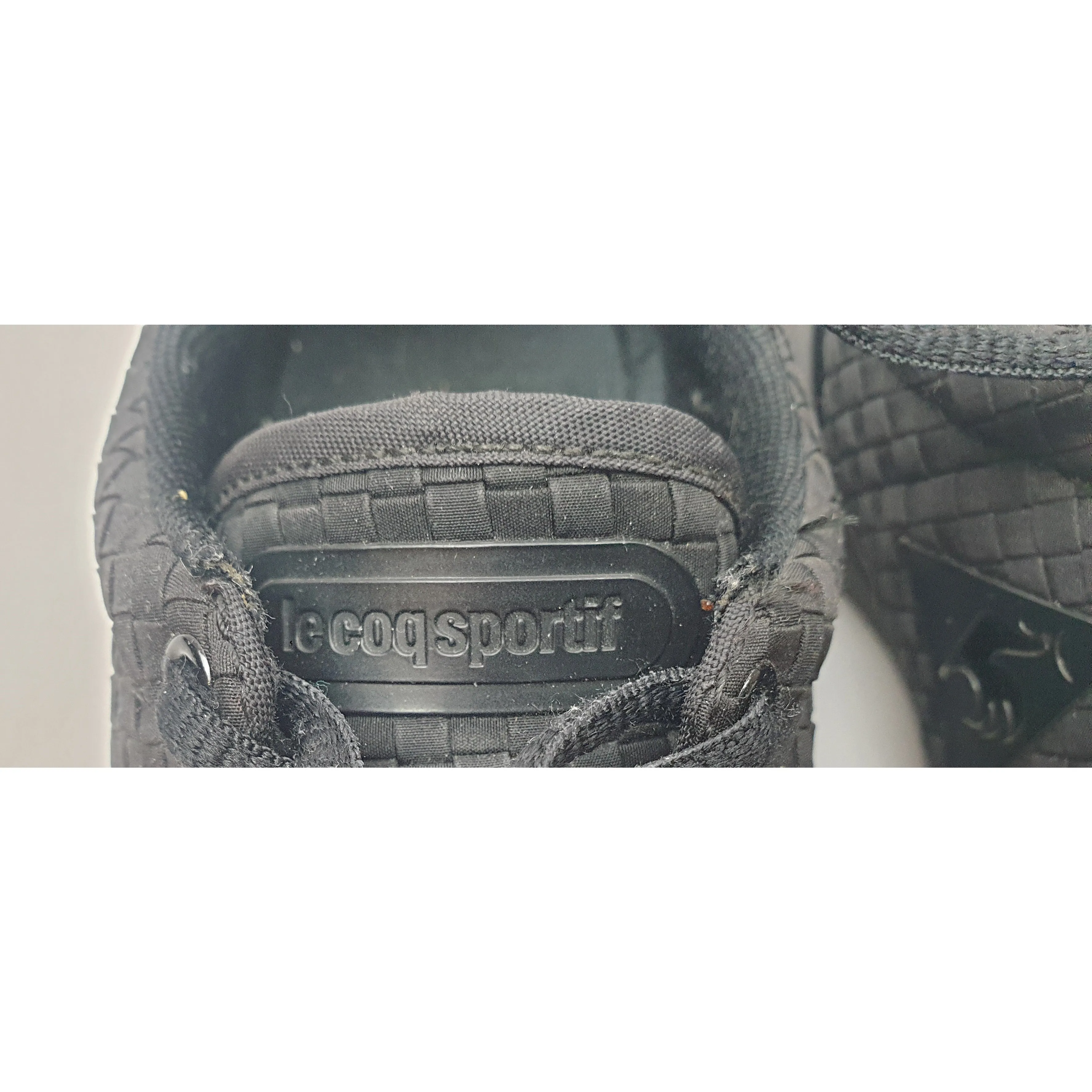 Le Coq Sportif black basket weave style laceup shoes size 6