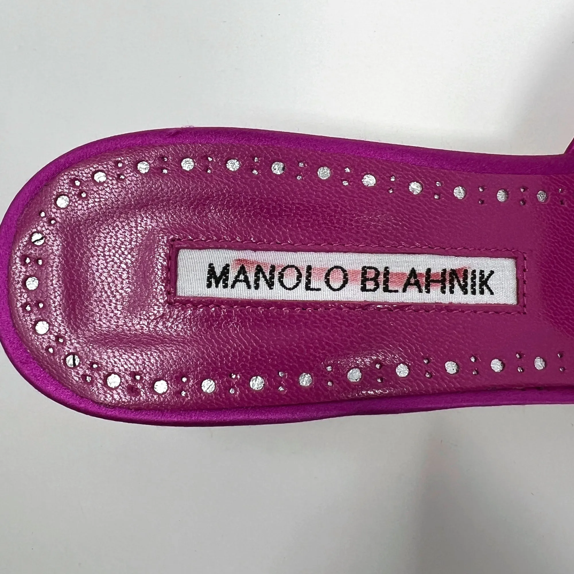 Manolo Blahnik Pink Fuchsia Magenta Satin Crystal Embellished Sandal Mules Heels Size EU 38