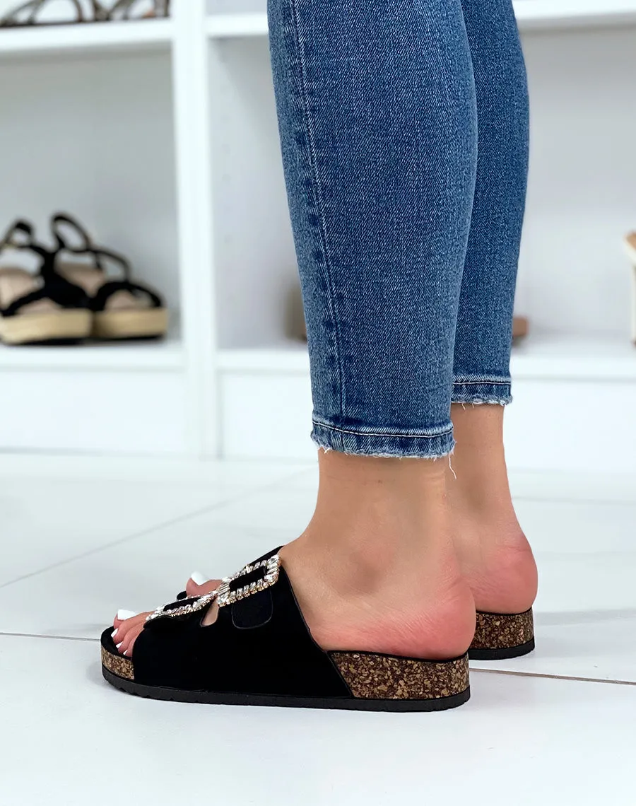 Mules noires à lanières épaisses et bijoux à strass
