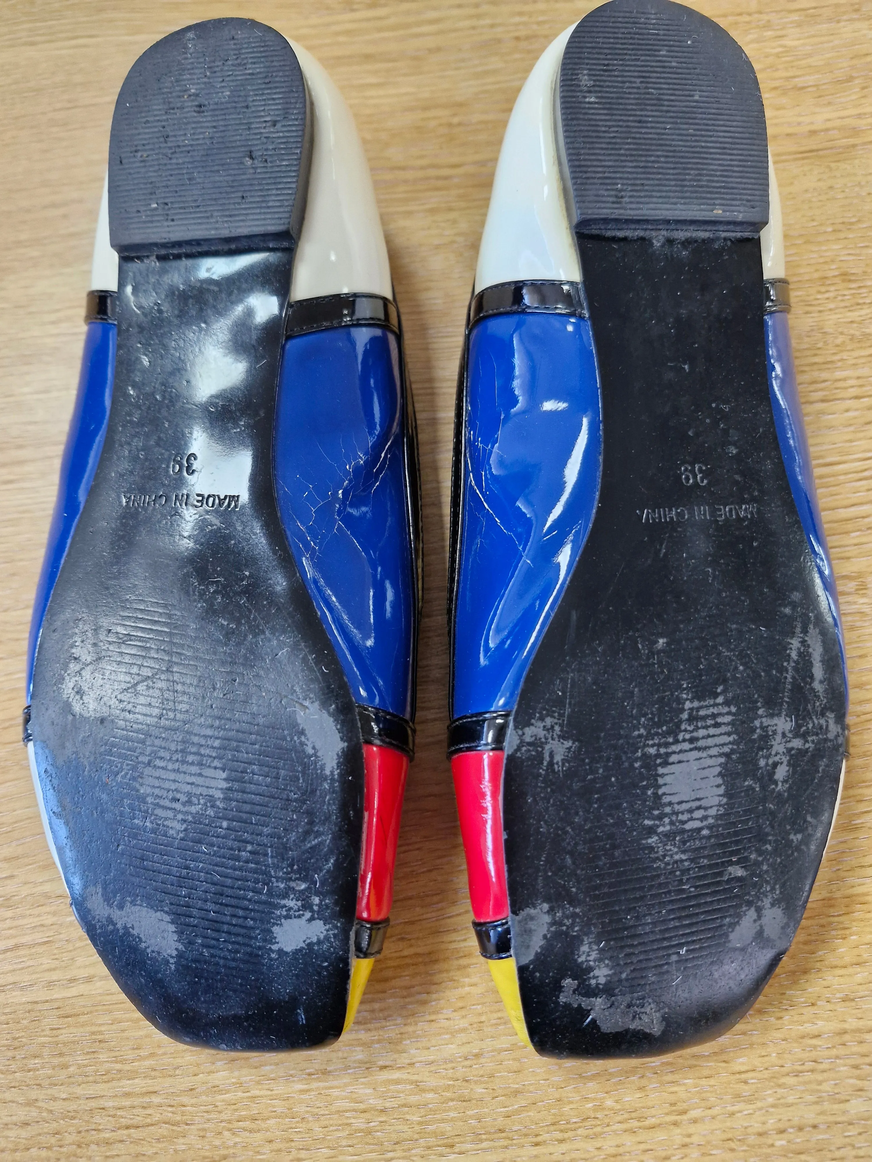 Patent Well Worn Flats / UK6