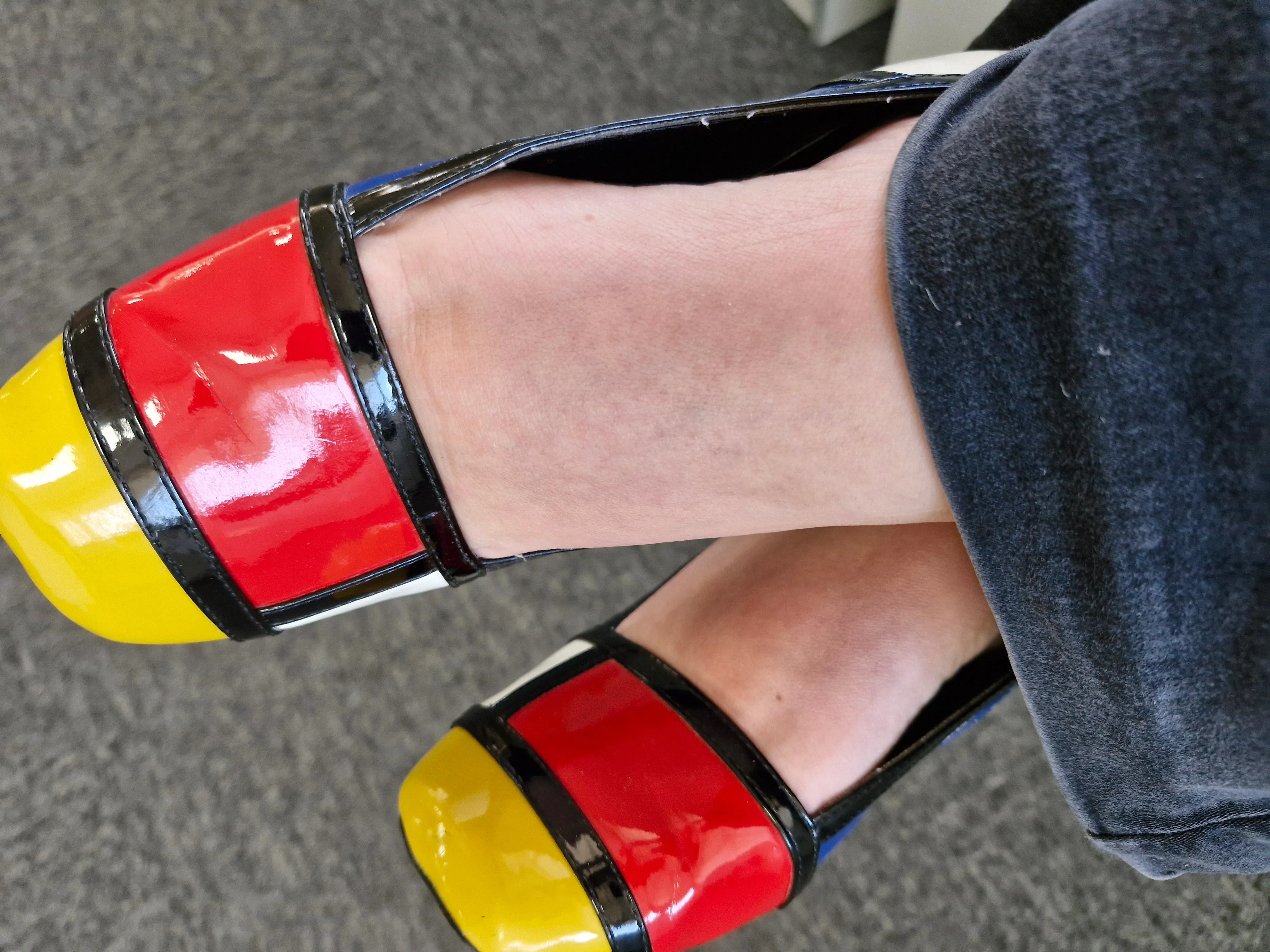 Patent Well Worn Flats / UK6