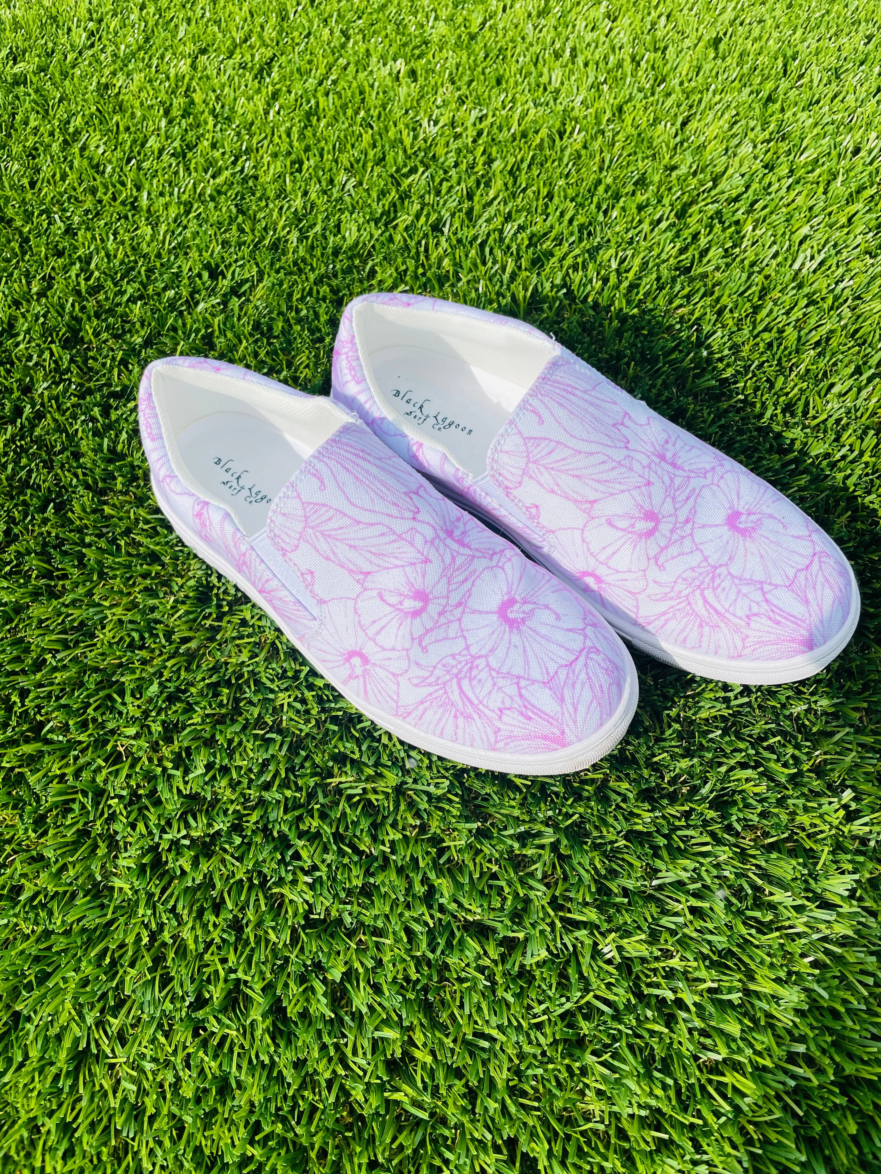 Pink Hibiscus Women’s slip-on canvas shoes