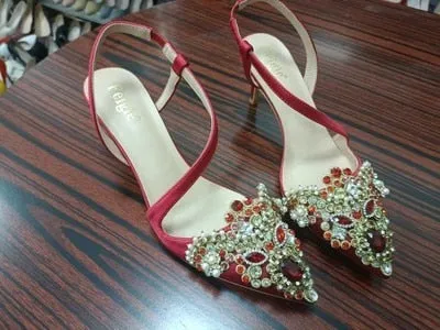 Spring and summer pointed rhinestone stiletto bridal sandals