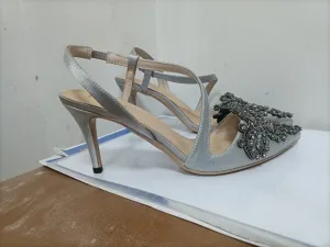 Spring and summer pointed rhinestone stiletto bridal sandals