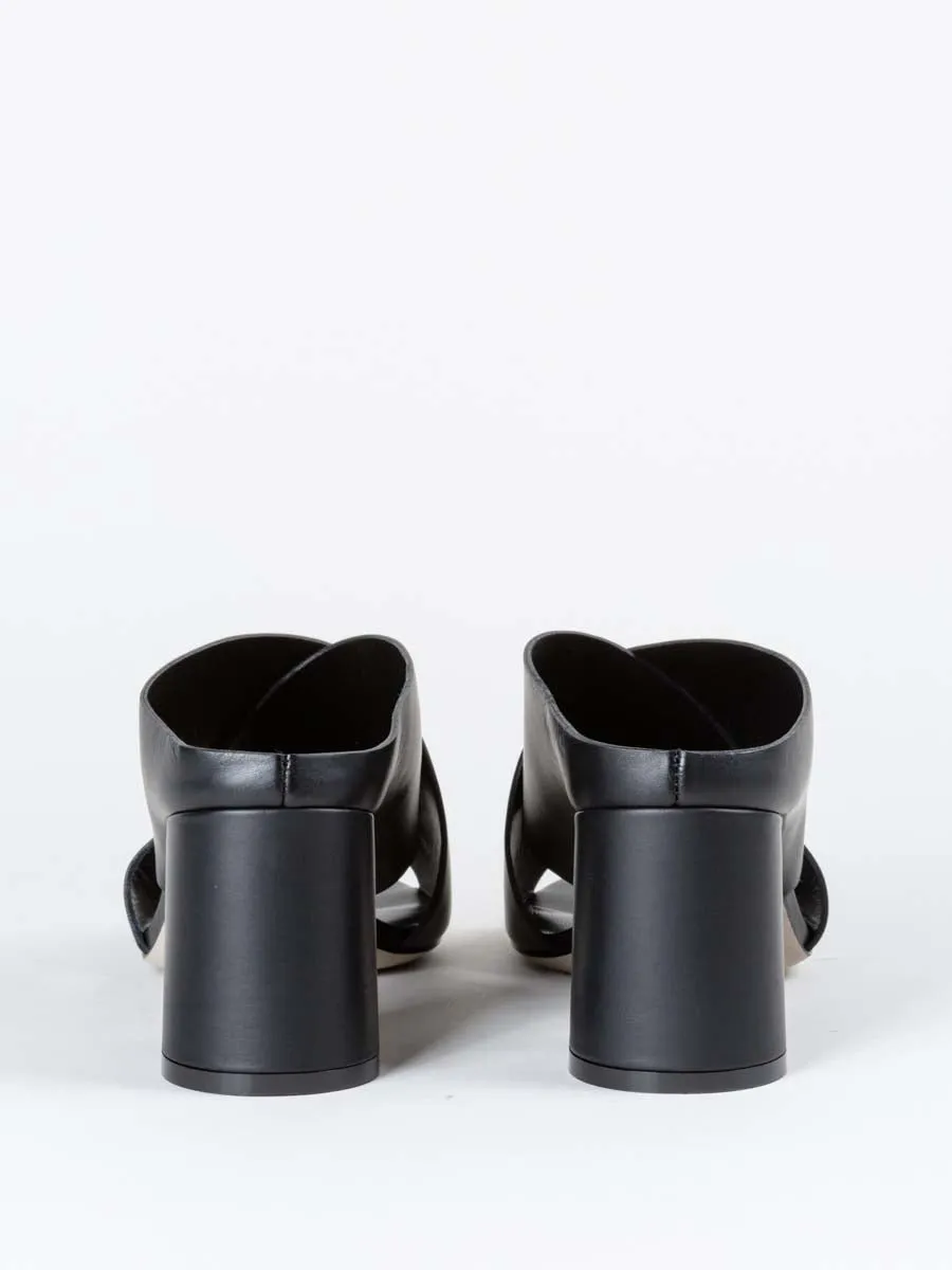 theron - black