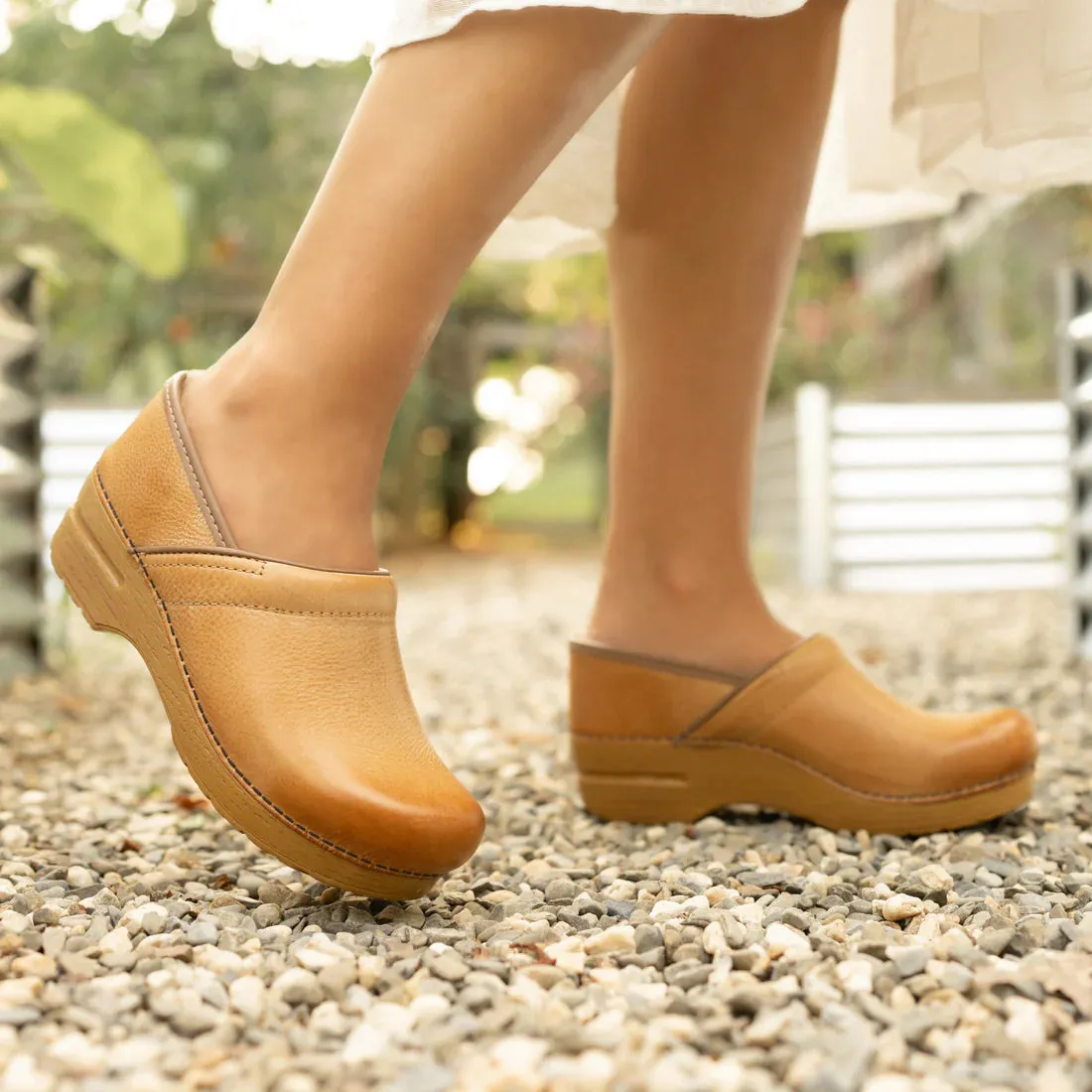 WOMEN'S PROFESSIONAL