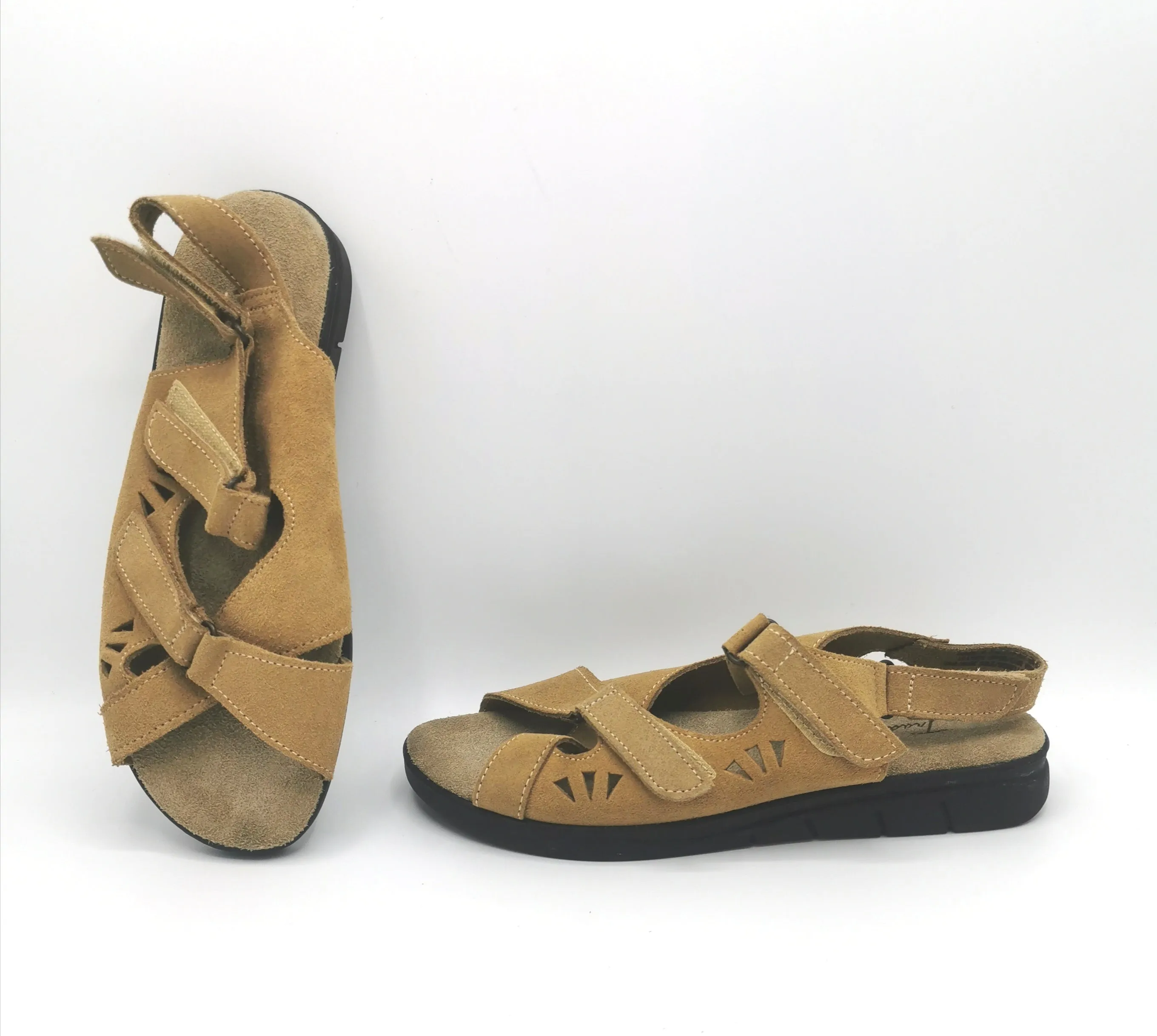 WOMENS SIZE 7 B - TRADITIONS, Brown Leather Suede Sandals NWOT B26
