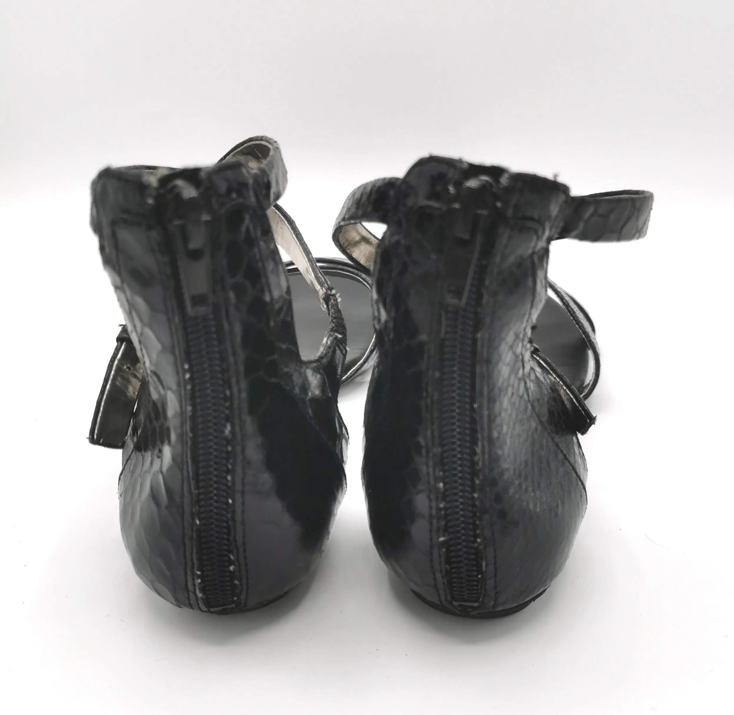 WOMENS SIZE 7.5 - BANANA REPUBLIC, Black Sandals VGUC B26